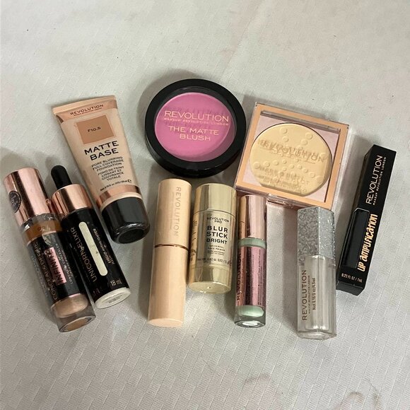 Revolution Makeup Lot Of 10 Concealer Blush Lipstick Primer Powder & More - Picture 1 of 3